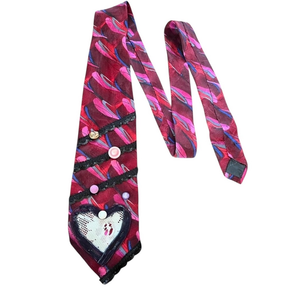 Stylish Red and Purple Heart Patterned Tie